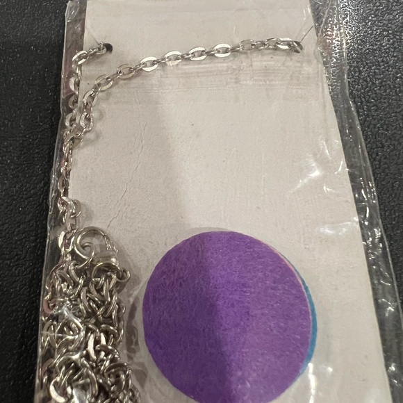 Peloha essential oil or perfume diffuser pendant - Picture 4 of 4